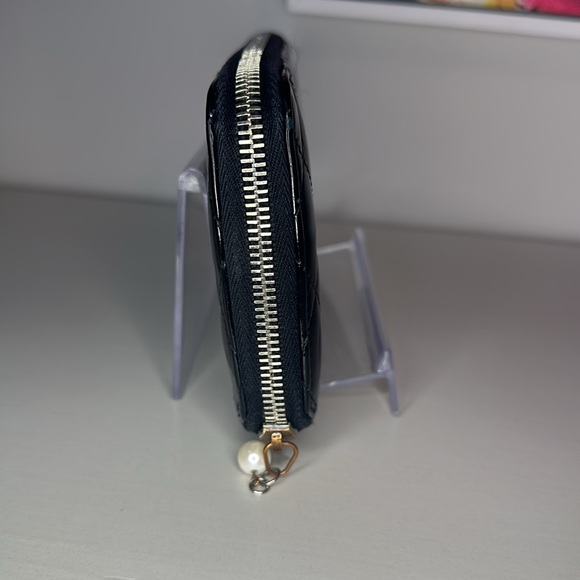 Chanel Black Patent Leather Quilted Zip Around Wallet - Picture 5 of 16